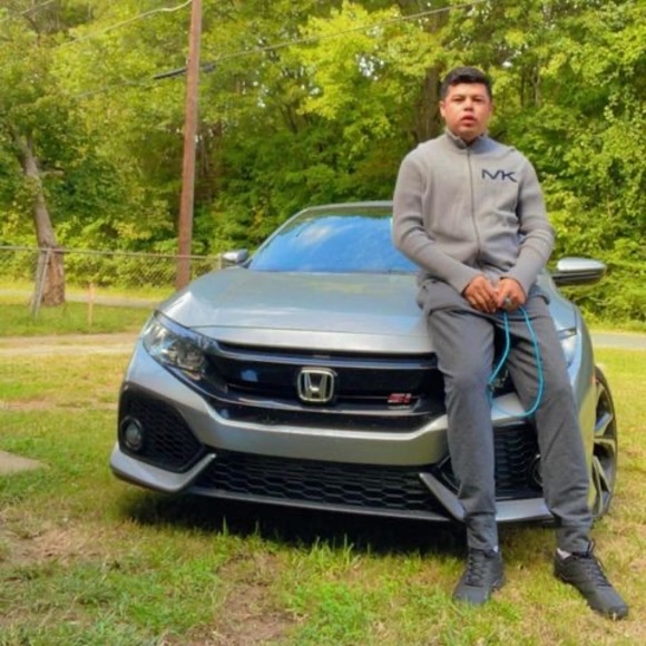 Meet your Posher, Ariel - Picture 1 of 1